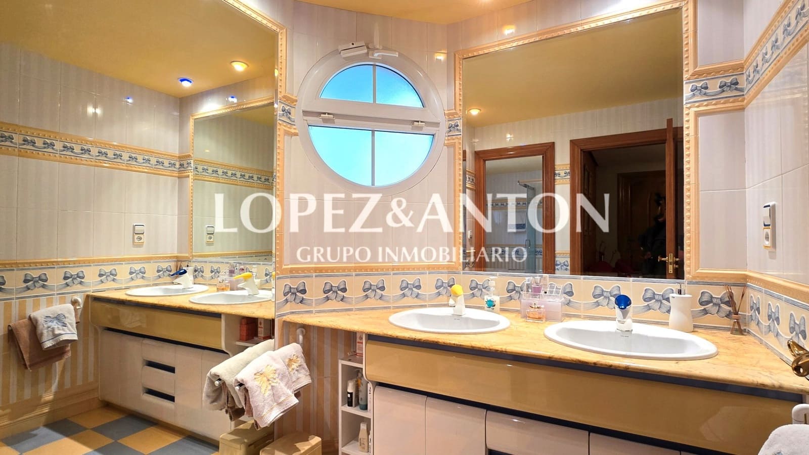 5 soveværelse Villa til salg i Benaguasil med swimmingpool garage - € 998.000 (Ref: 8881186)