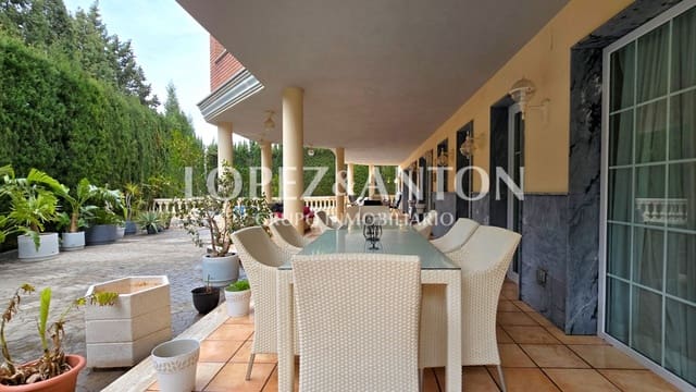 5 soverom Villa til salgs i Benaguasil med svømmebasseng garasje - € 998 000 (Ref: 8881186)