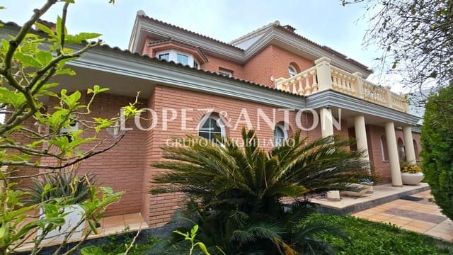 5 soverom Villa til salgs i Benaguasil med svømmebasseng garasje - € 998 000 (Ref: 8881186)