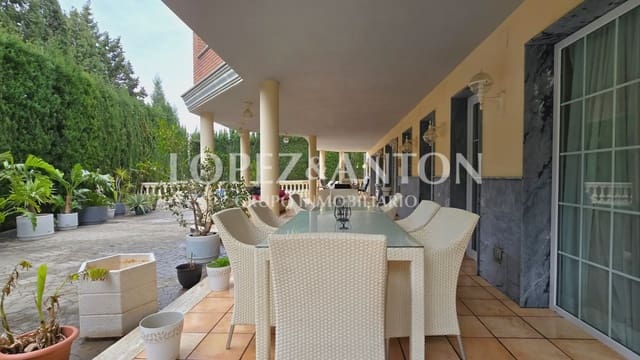 5 soverom Villa til salgs i Benaguasil med svømmebasseng garasje - € 998 000 (Ref: 8881186)