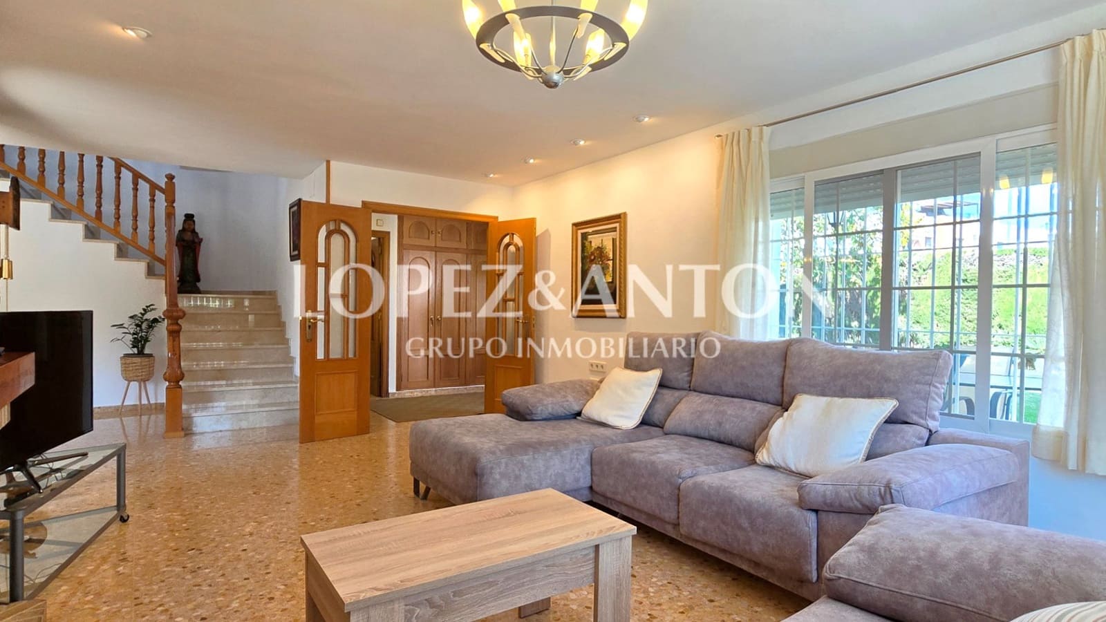 6 soveværelse Villa til salg i L'Eliana med swimmingpool garage - € 695.000 (Ref: 9022361)