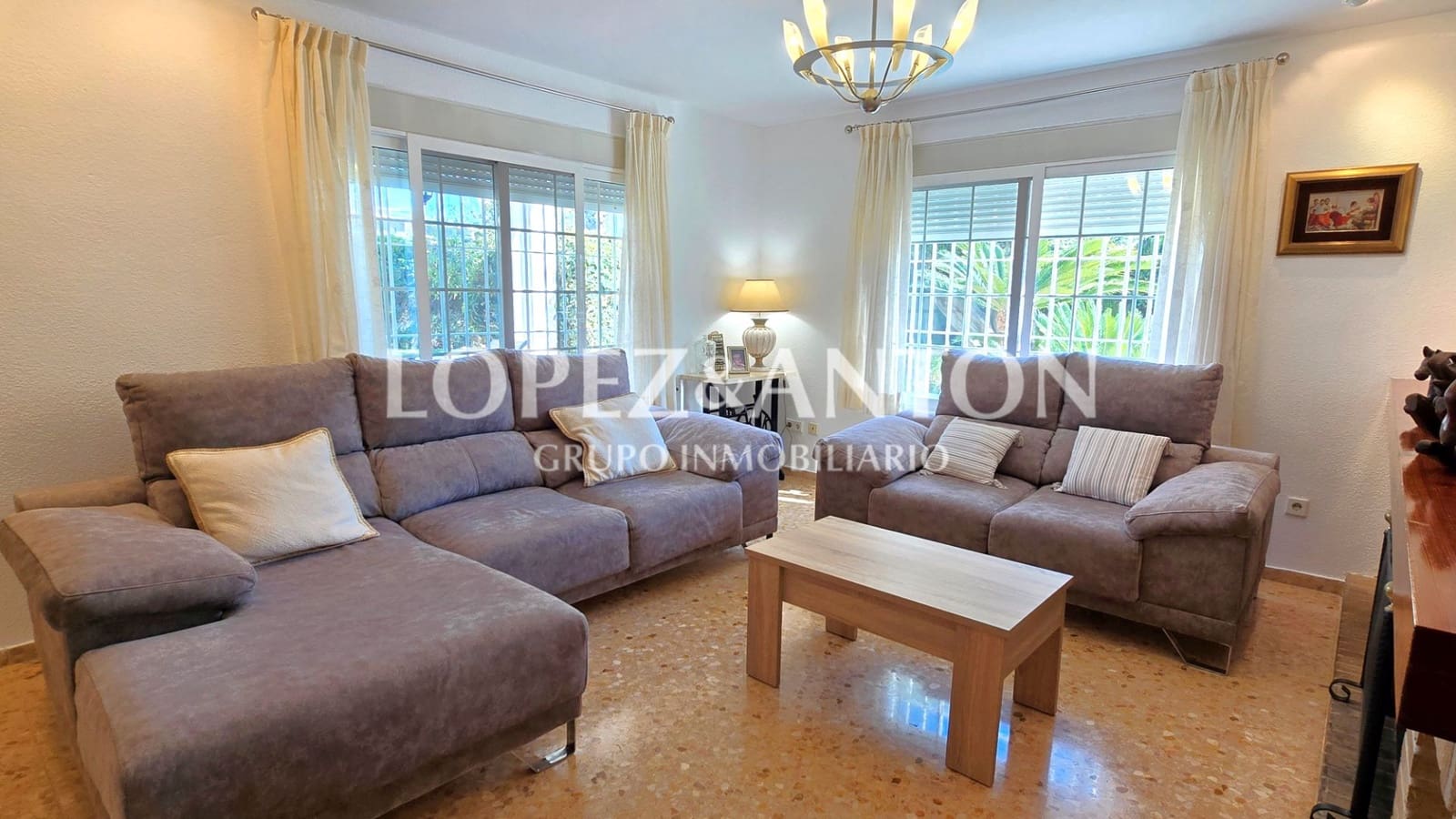 6 soveværelse Villa til salg i L'Eliana med swimmingpool garage - € 695.000 (Ref: 9022361)