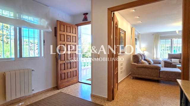 Chalet de 6 habitaciones en L'Eliana en venta con piscina garaje - 695.000 € (Ref: 9022361)