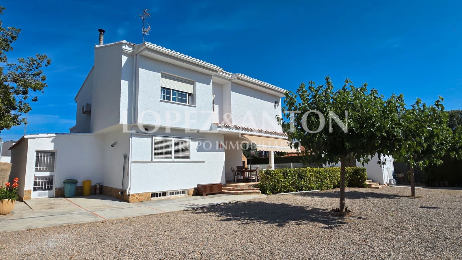 6 soveværelse Villa til salg i L'Eliana med swimmingpool garage - € 695.000 (Ref: 9022361)