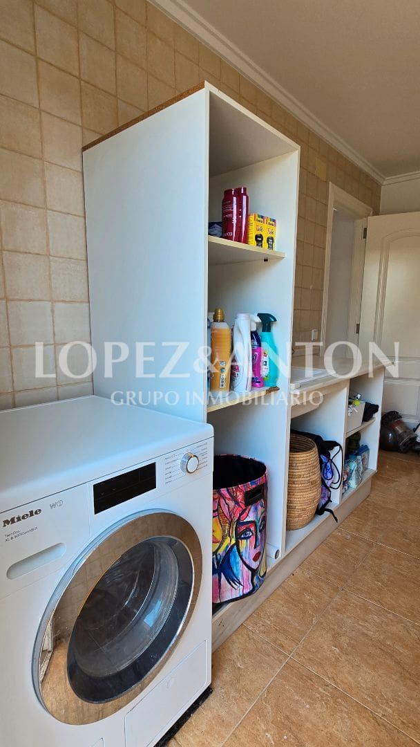 4 soverom Villa til salgs i L'Eliana med svømmebasseng garasje - € 699 000 (Ref: 9061930)