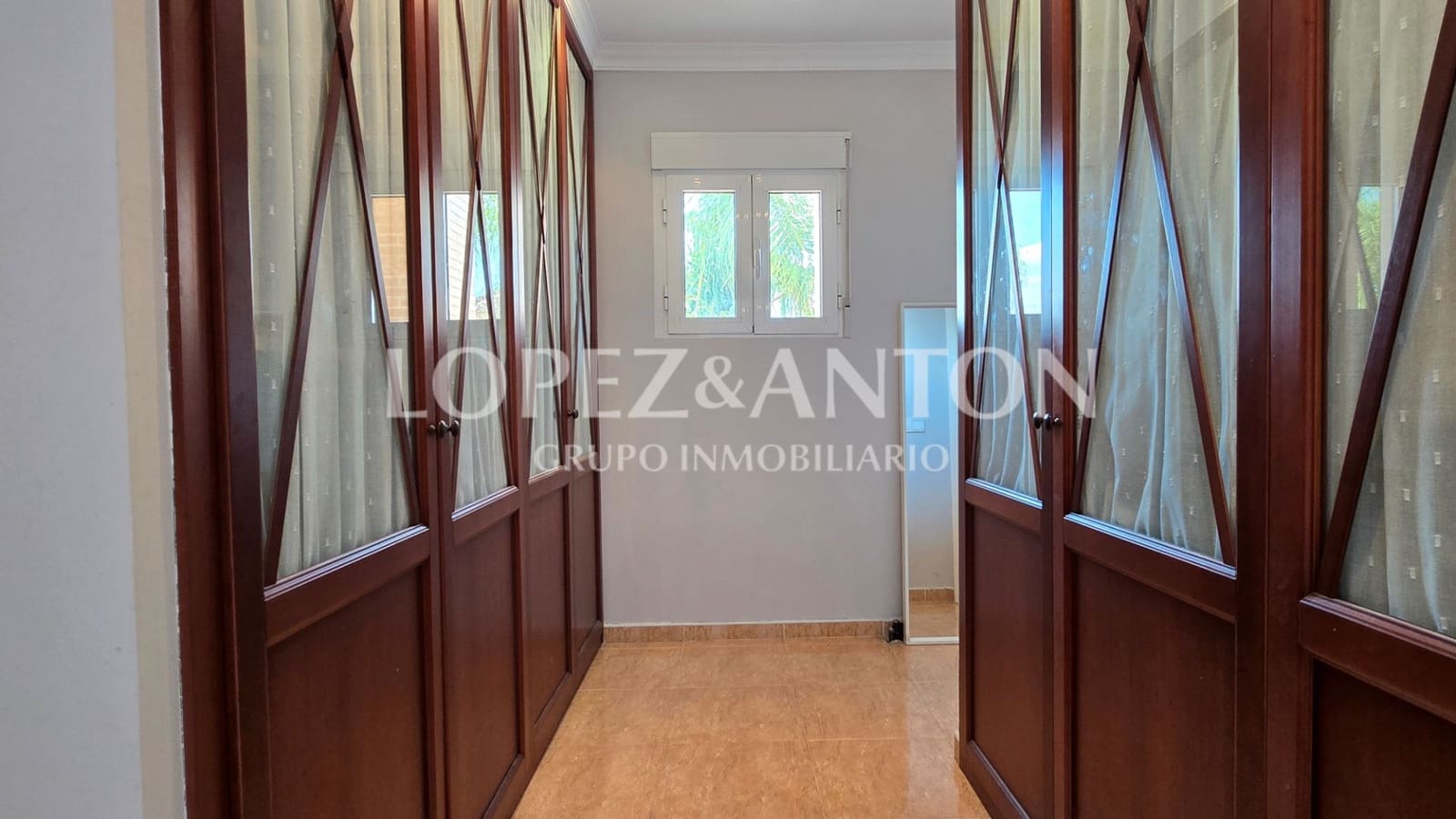 4 soverom Villa til salgs i L'Eliana med svømmebasseng garasje - € 699 000 (Ref: 9061930)