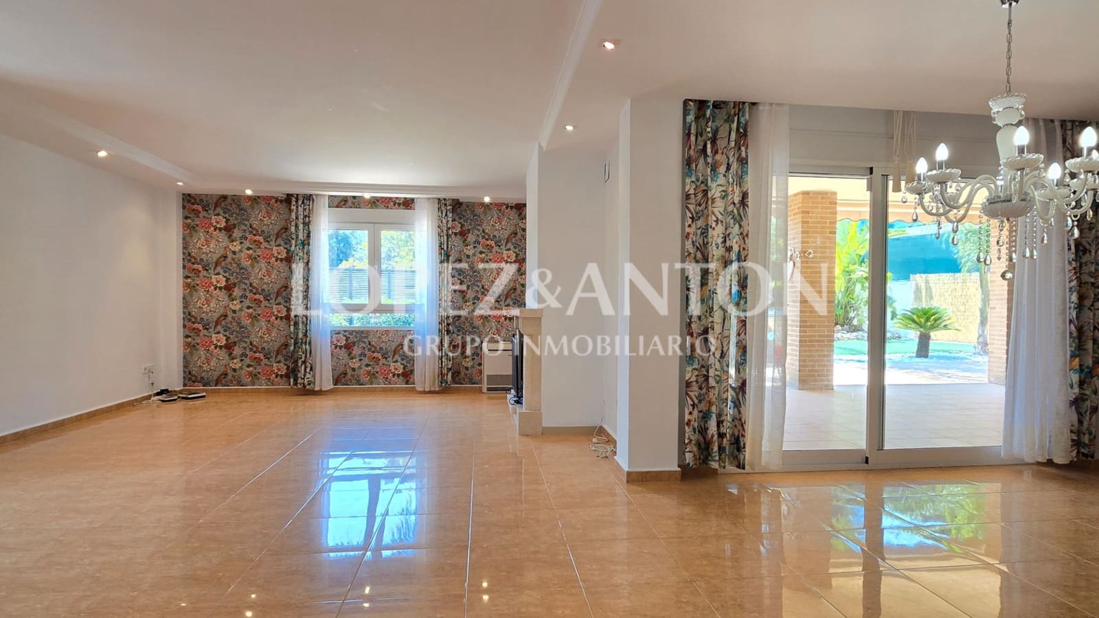 4 soverom Villa til salgs i L'Eliana med svømmebasseng garasje - € 699 000 (Ref: 9061930)