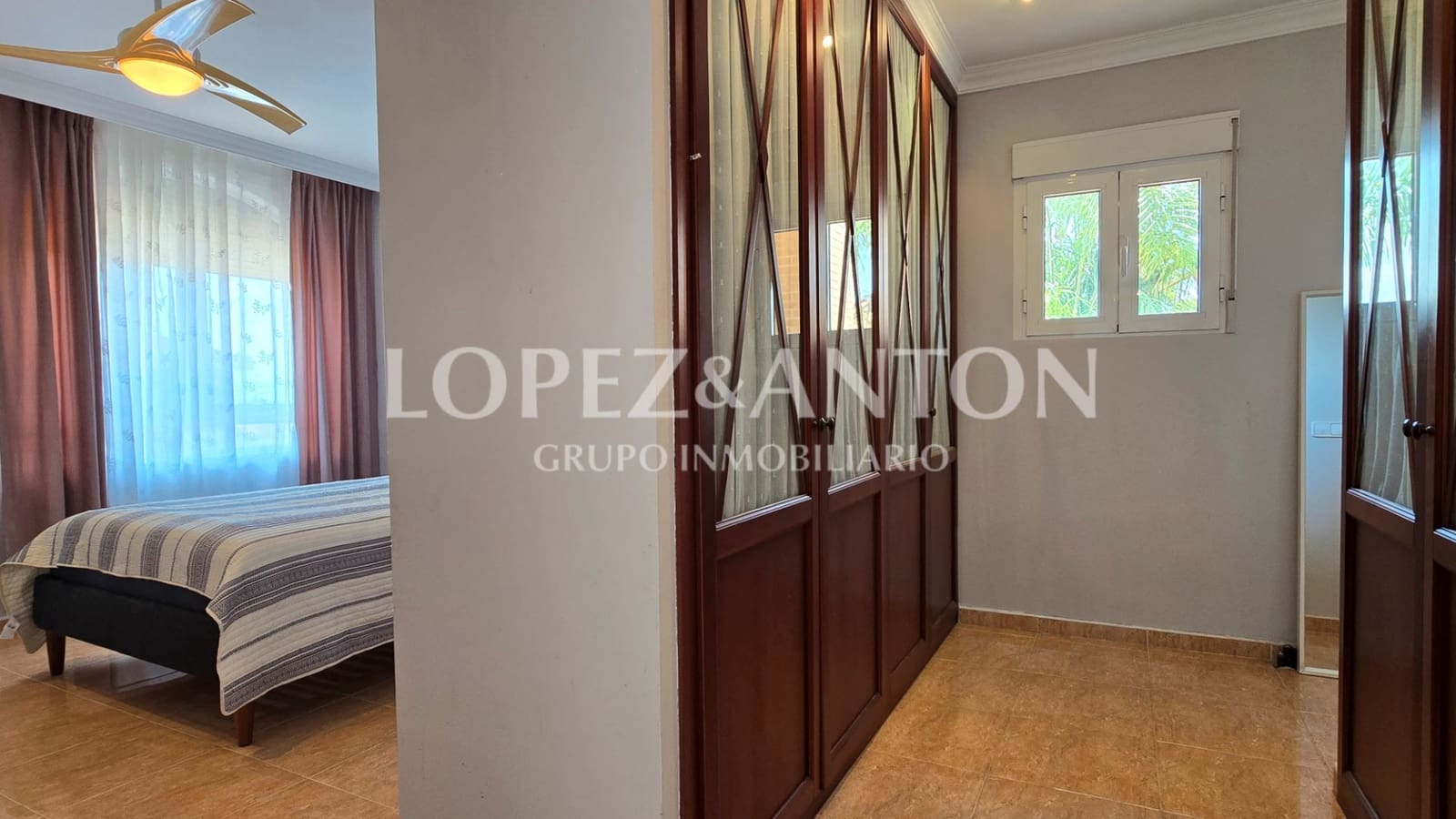 4 soverom Villa til salgs i L'Eliana med svømmebasseng garasje - € 699 000 (Ref: 9061930)