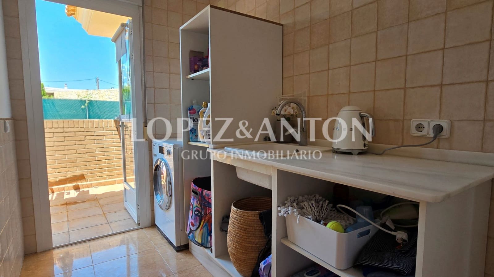 4 soverom Villa til salgs i L'Eliana med svømmebasseng garasje - € 699 000 (Ref: 9061930)