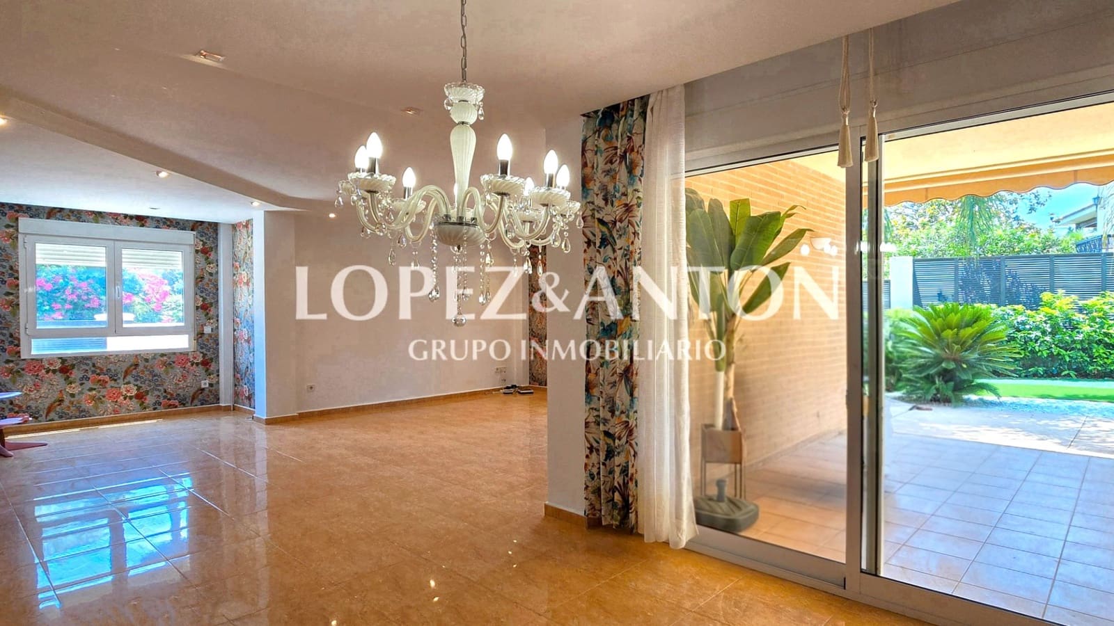 4 soverom Villa til salgs i L'Eliana med svømmebasseng garasje - € 699 000 (Ref: 9061930)