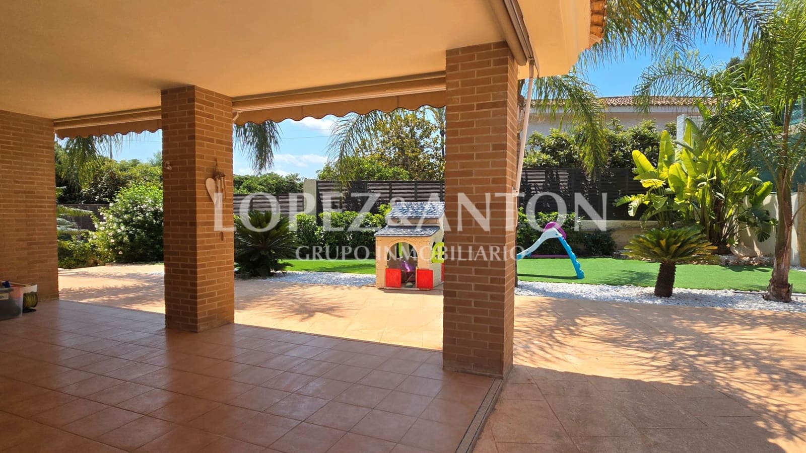 4 soverom Villa til salgs i L'Eliana med svømmebasseng garasje - € 699 000 (Ref: 9061930)