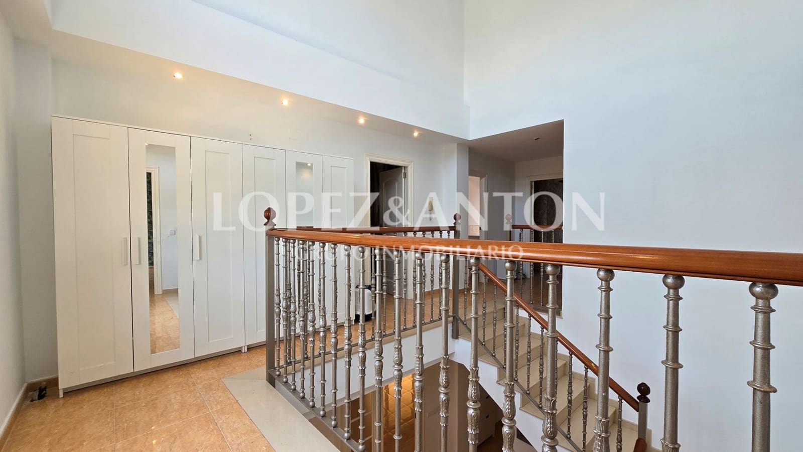 4 soverom Villa til salgs i L'Eliana med svømmebasseng garasje - € 699 000 (Ref: 9061930)