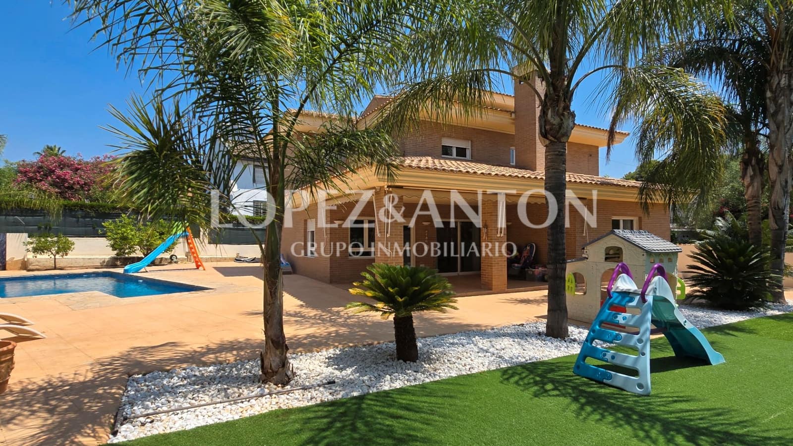 4 soverom Villa til salgs i L'Eliana med svømmebasseng garasje - € 699 000 (Ref: 9061930)