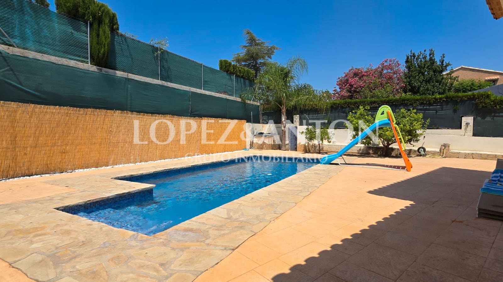 4 soverom Villa til salgs i L'Eliana med svømmebasseng garasje - € 699 000 (Ref: 9061930)