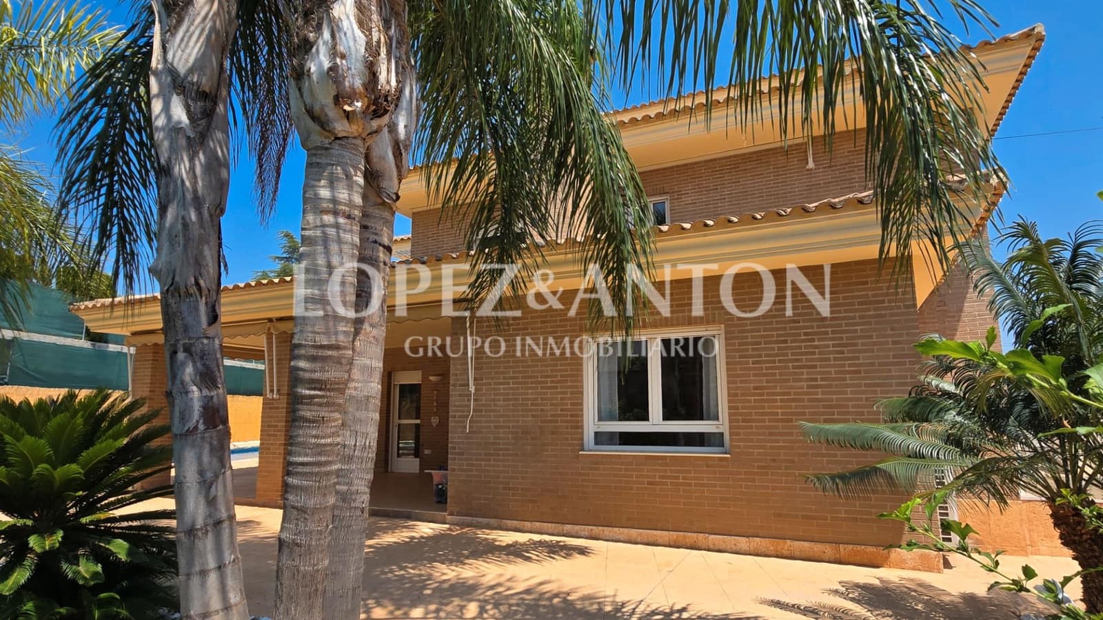 4 soverom Villa til salgs i L'Eliana med svømmebasseng garasje - € 699 000 (Ref: 9061930)