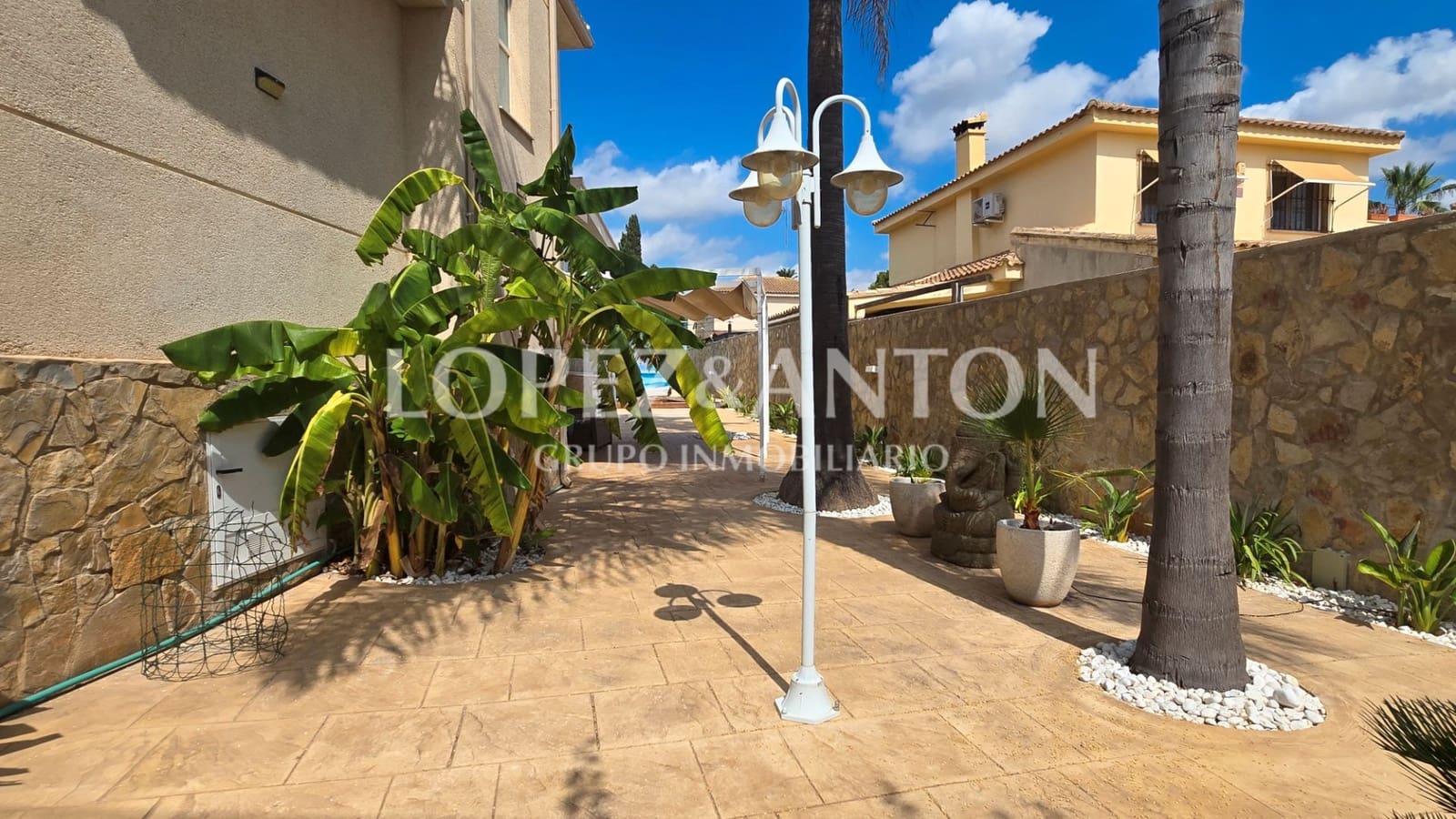 4 soverom Villa til salgs i L'Eliana med svømmebasseng garasje - € 560 000 (Ref: 9135174)