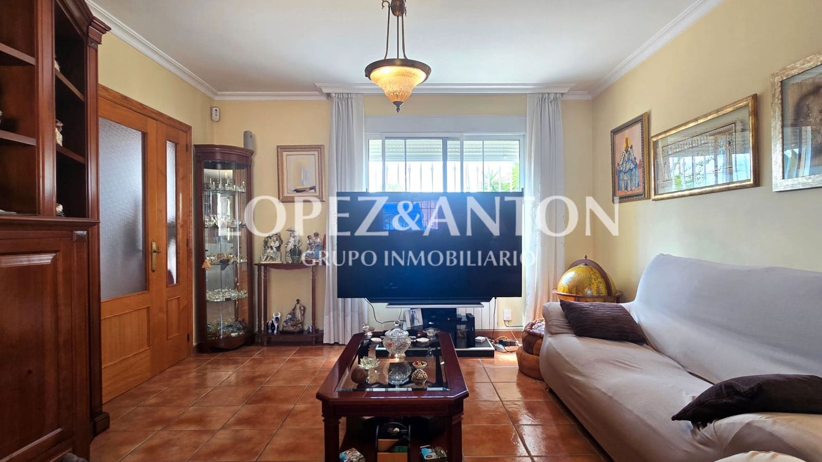 4 soverom Villa til salgs i L'Eliana med svømmebasseng garasje - € 560 000 (Ref: 9135174)