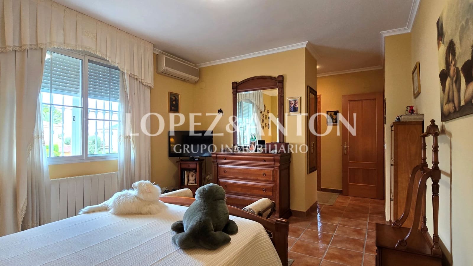 4 soverom Villa til salgs i L'Eliana med svømmebasseng garasje - € 560 000 (Ref: 9135174)