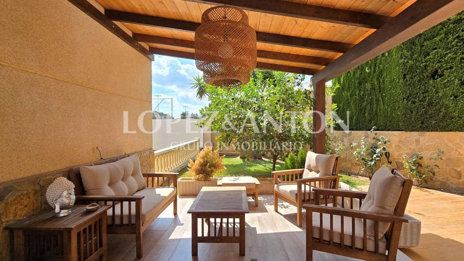 4 soverom Villa til salgs i L'Eliana med svømmebasseng garasje - € 560 000 (Ref: 9135174)