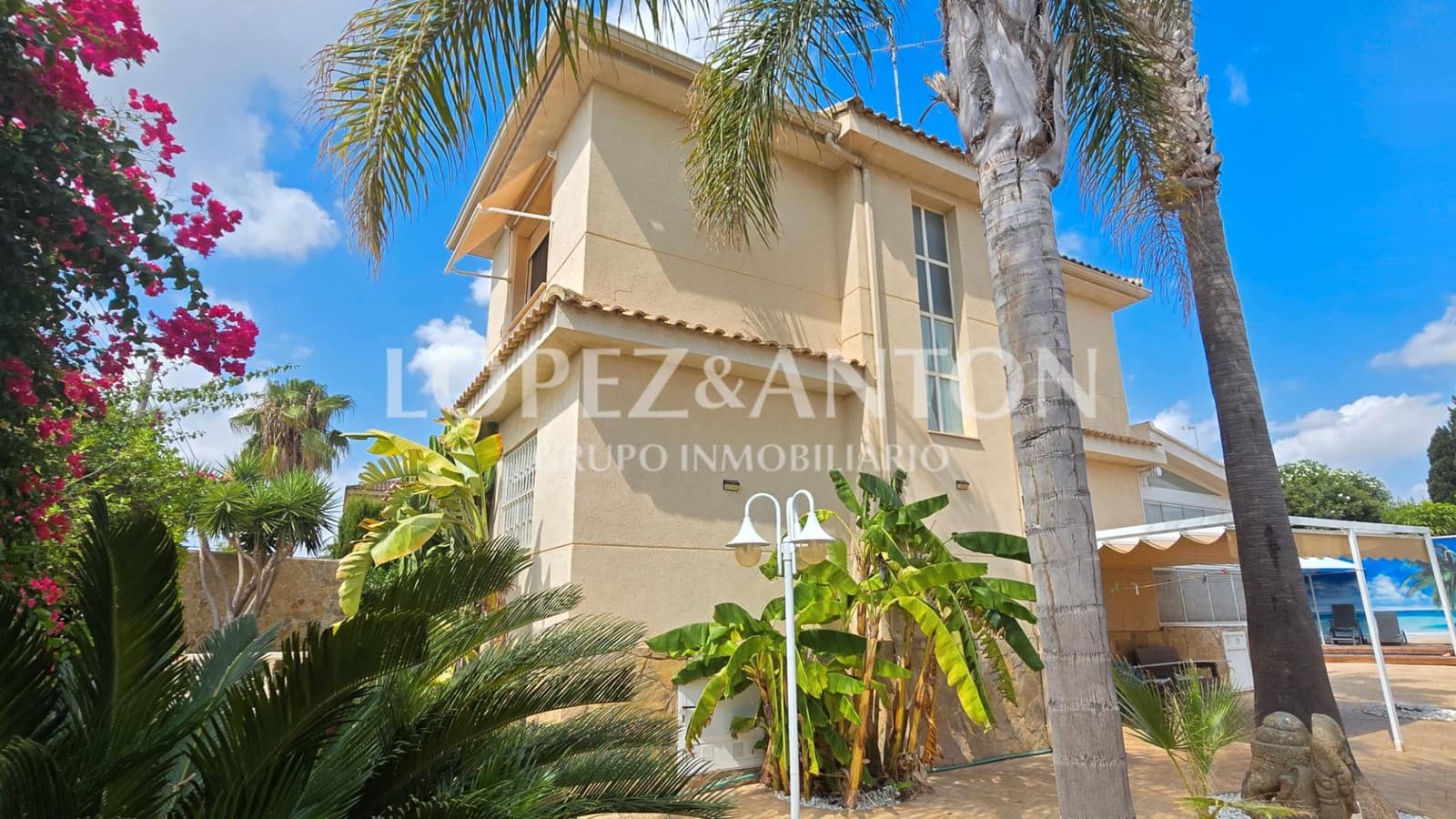 4 soverom Villa til salgs i L'Eliana med svømmebasseng garasje - € 560 000 (Ref: 9135174)