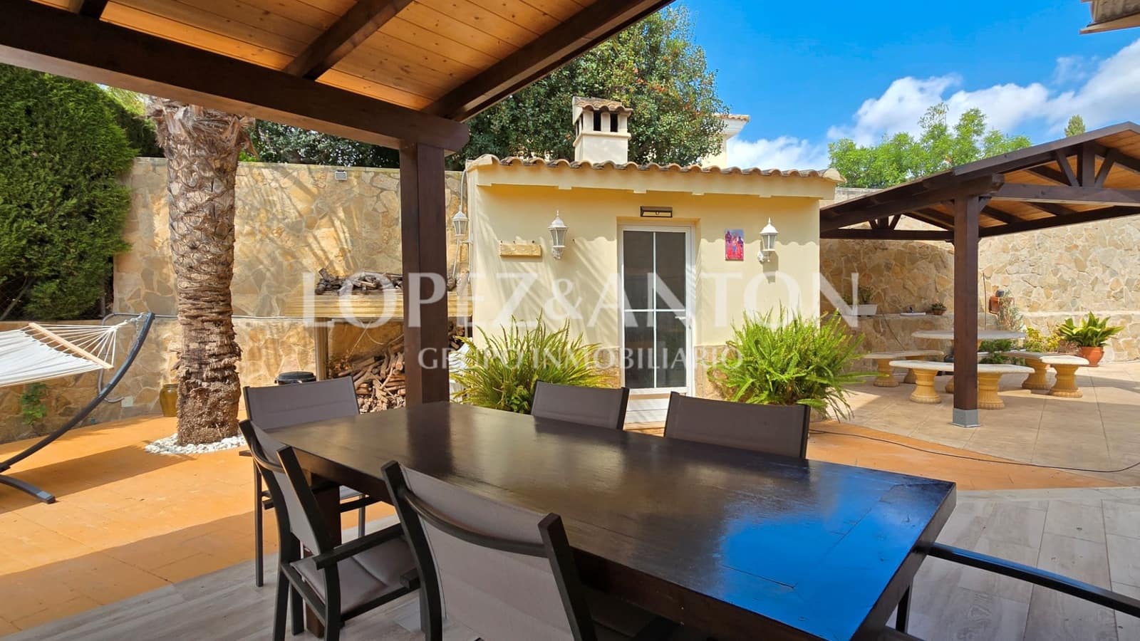 4 soverom Villa til salgs i L'Eliana med svømmebasseng garasje - € 560 000 (Ref: 9135174)