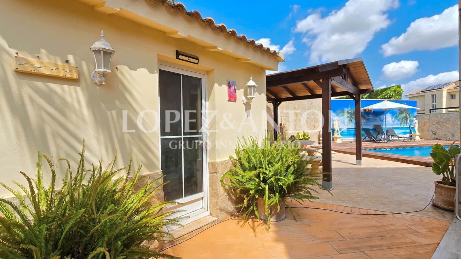 4 soverom Villa til salgs i L'Eliana med svømmebasseng garasje - € 560 000 (Ref: 9135174)