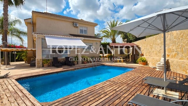 Chalet de 4 habitaciones en L'Eliana en venta con piscina garaje - 560.000 € (Ref: 9135174)
