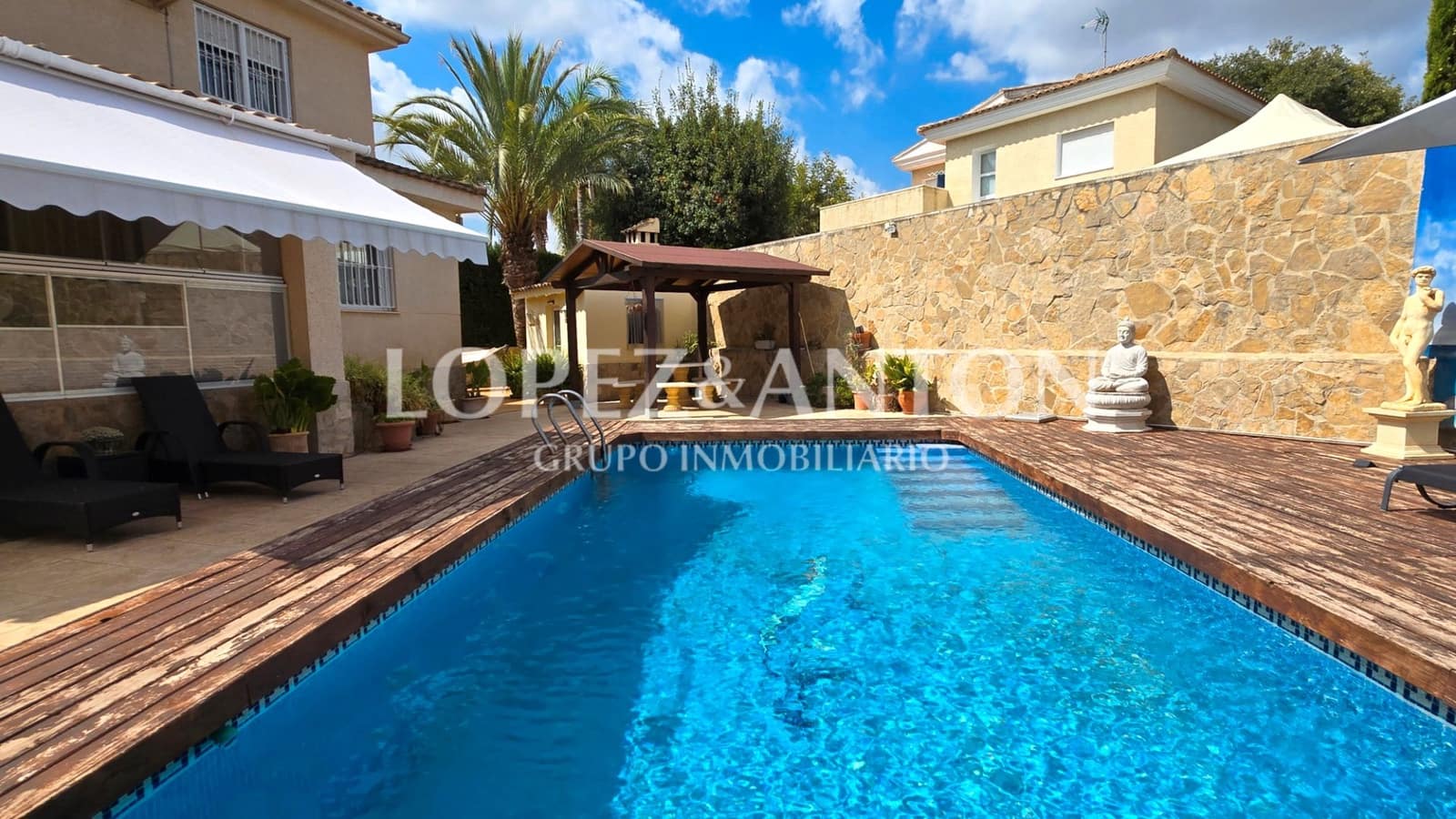 4 soverom Villa til salgs i L'Eliana med svømmebasseng garasje - € 560 000 (Ref: 9135174)