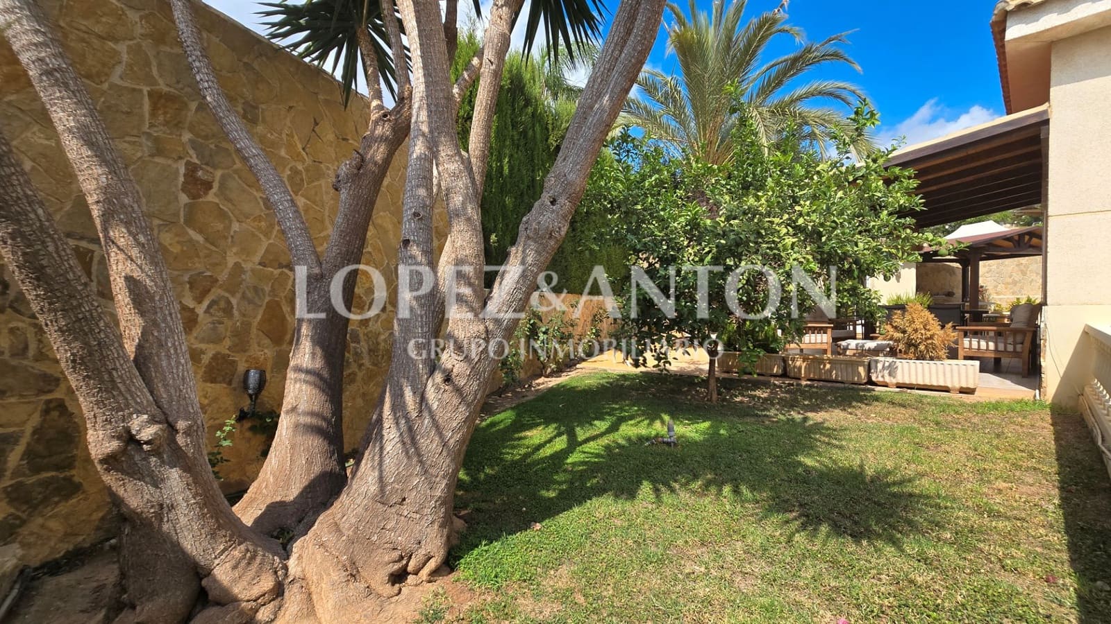 4 soverom Villa til salgs i L'Eliana med svømmebasseng garasje - € 560 000 (Ref: 9135174)