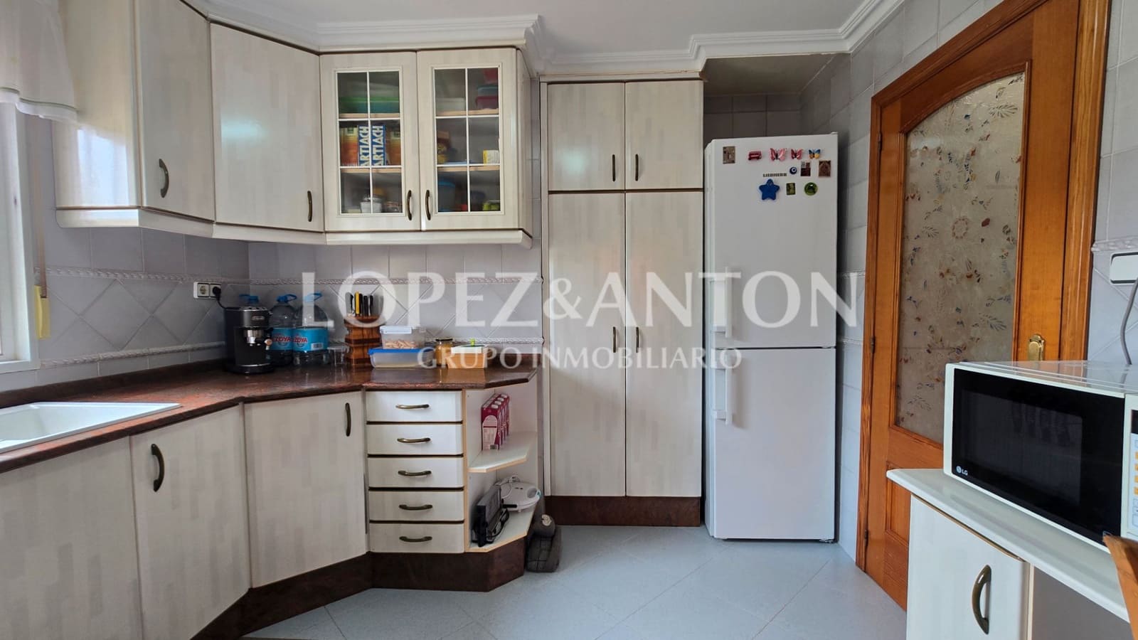 4 soveværelse Villa til salg i L'Eliana med swimmingpool garage - € 575.000 (Ref: 9151634)