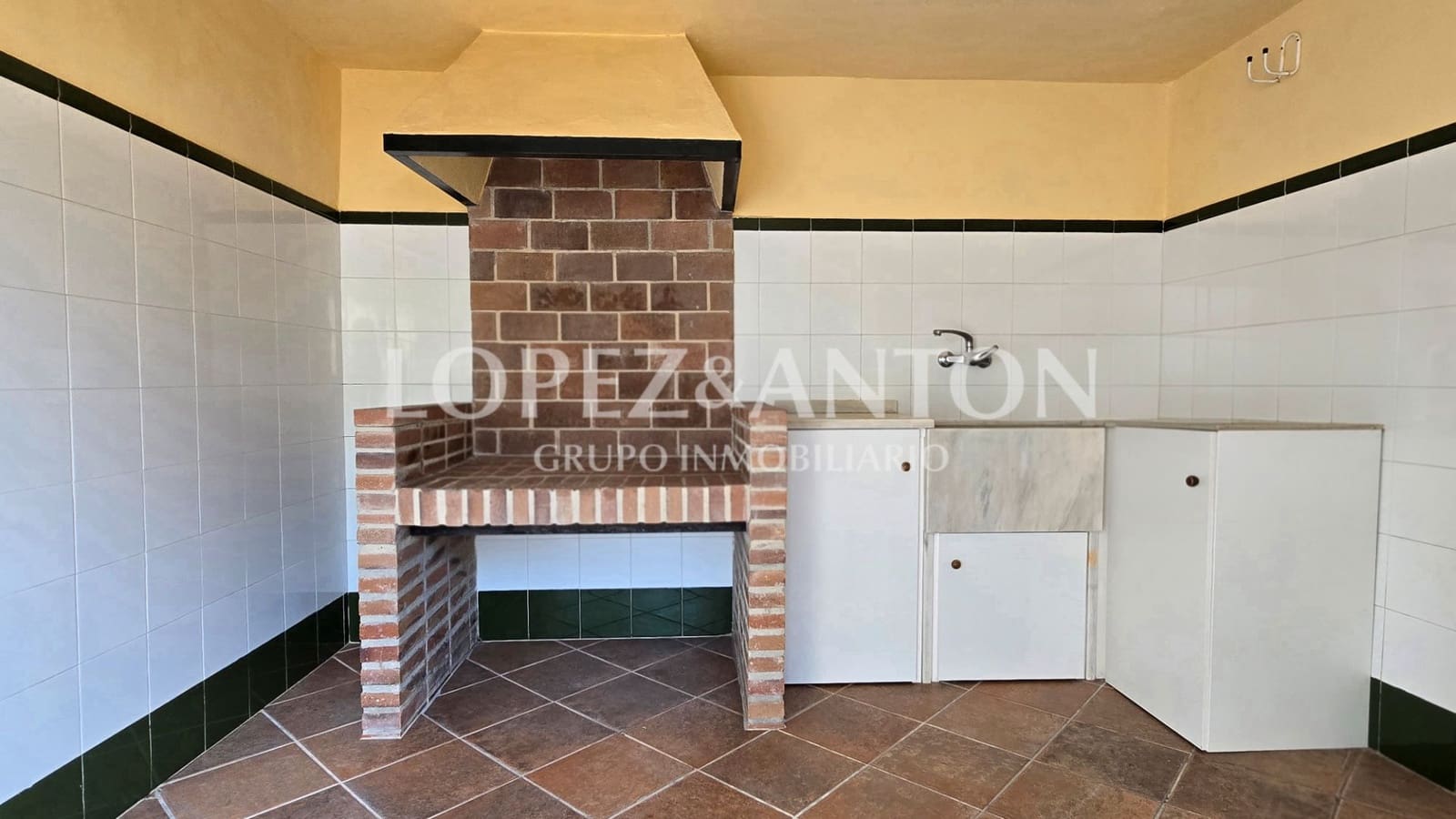 4 soveværelse Villa til salg i L'Eliana med swimmingpool garage - € 575.000 (Ref: 9151634)