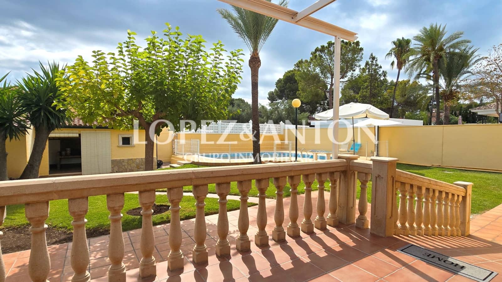 4 soveværelse Villa til salg i L'Eliana med swimmingpool garage - € 575.000 (Ref: 9151634)