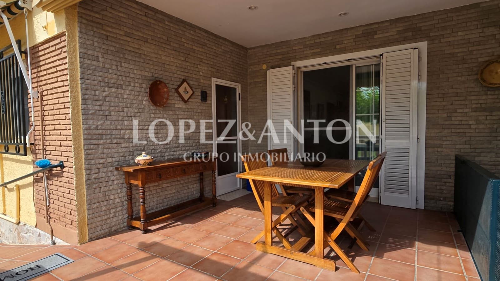 4 soveværelse Villa til salg i L'Eliana med swimmingpool garage - € 575.000 (Ref: 9151634)