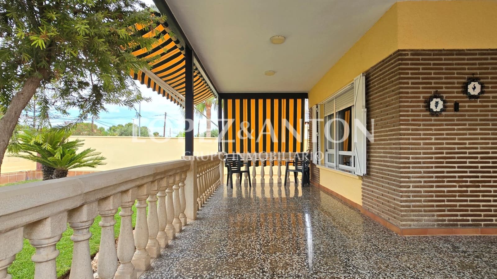 4 soveværelse Villa til salg i L'Eliana med swimmingpool garage - € 575.000 (Ref: 9151634)