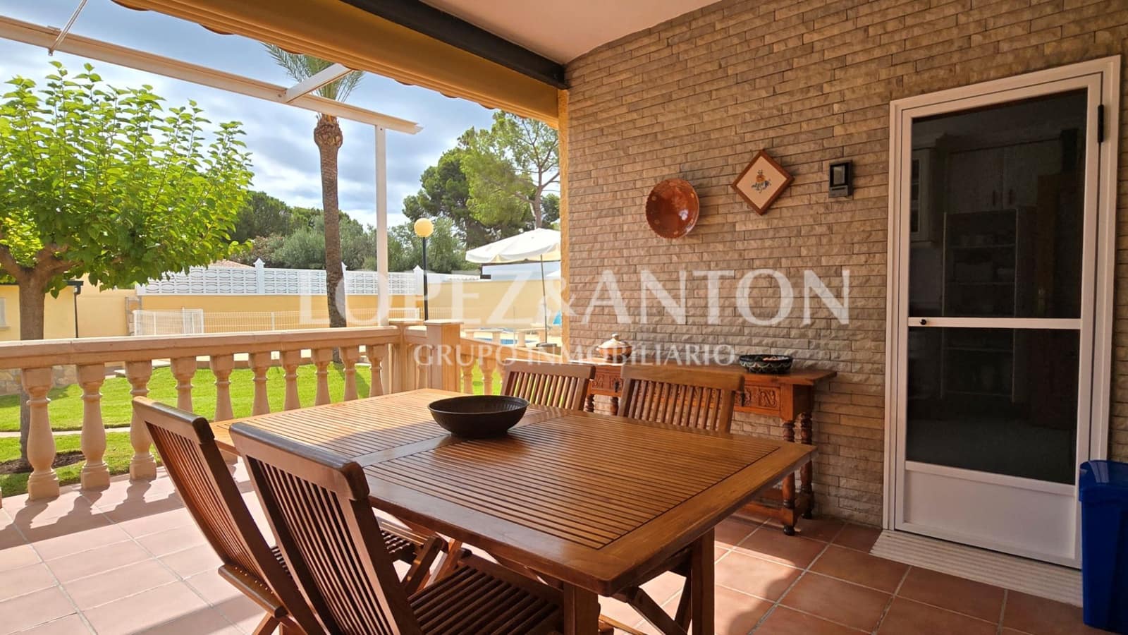 4 soveværelse Villa til salg i L'Eliana med swimmingpool garage - € 575.000 (Ref: 9151634)