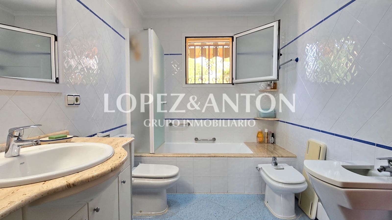 4 soveværelse Villa til salg i L'Eliana med swimmingpool garage - € 575.000 (Ref: 9151634)