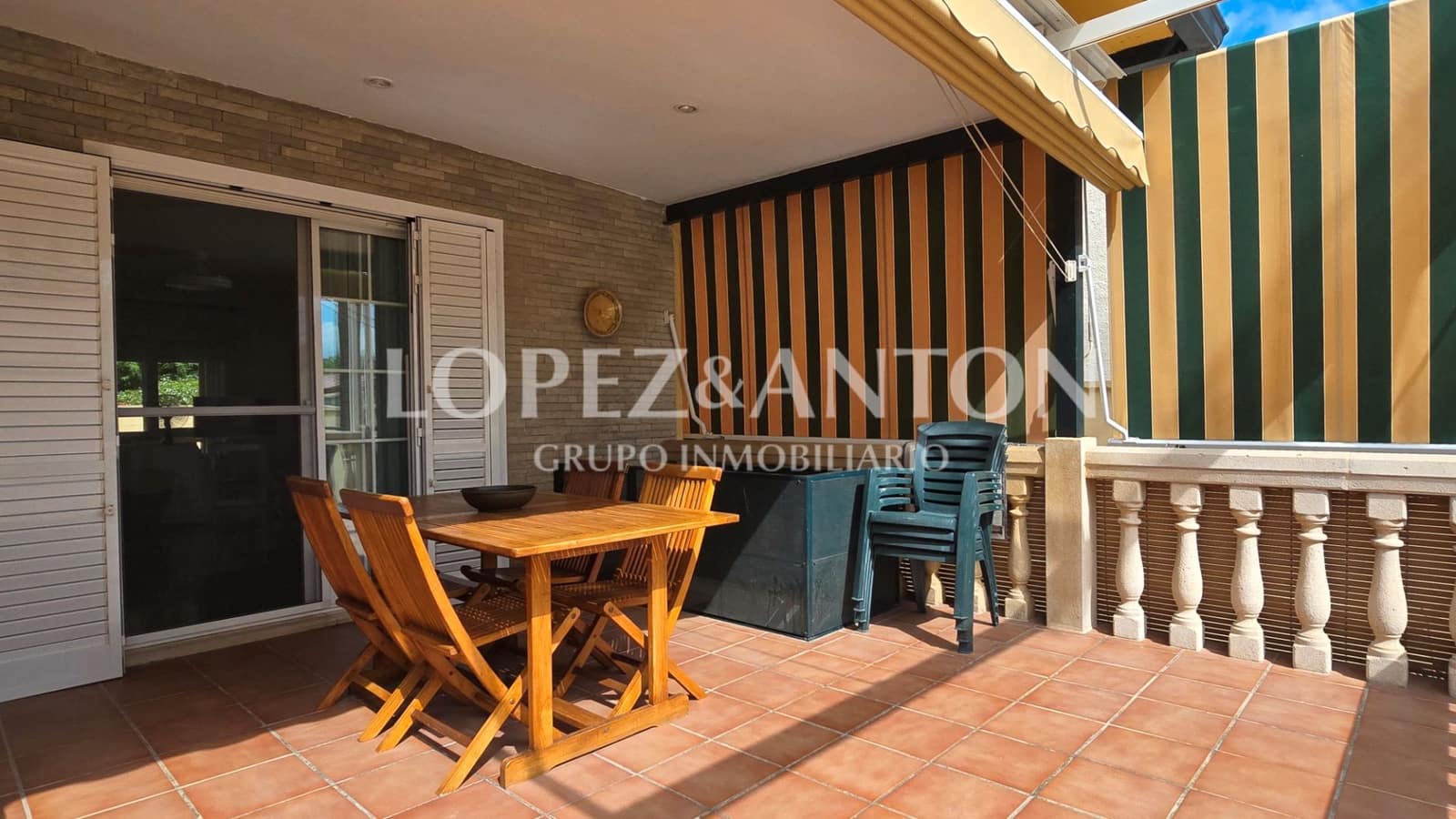 4 soveværelse Villa til salg i L'Eliana med swimmingpool garage - € 575.000 (Ref: 9151634)