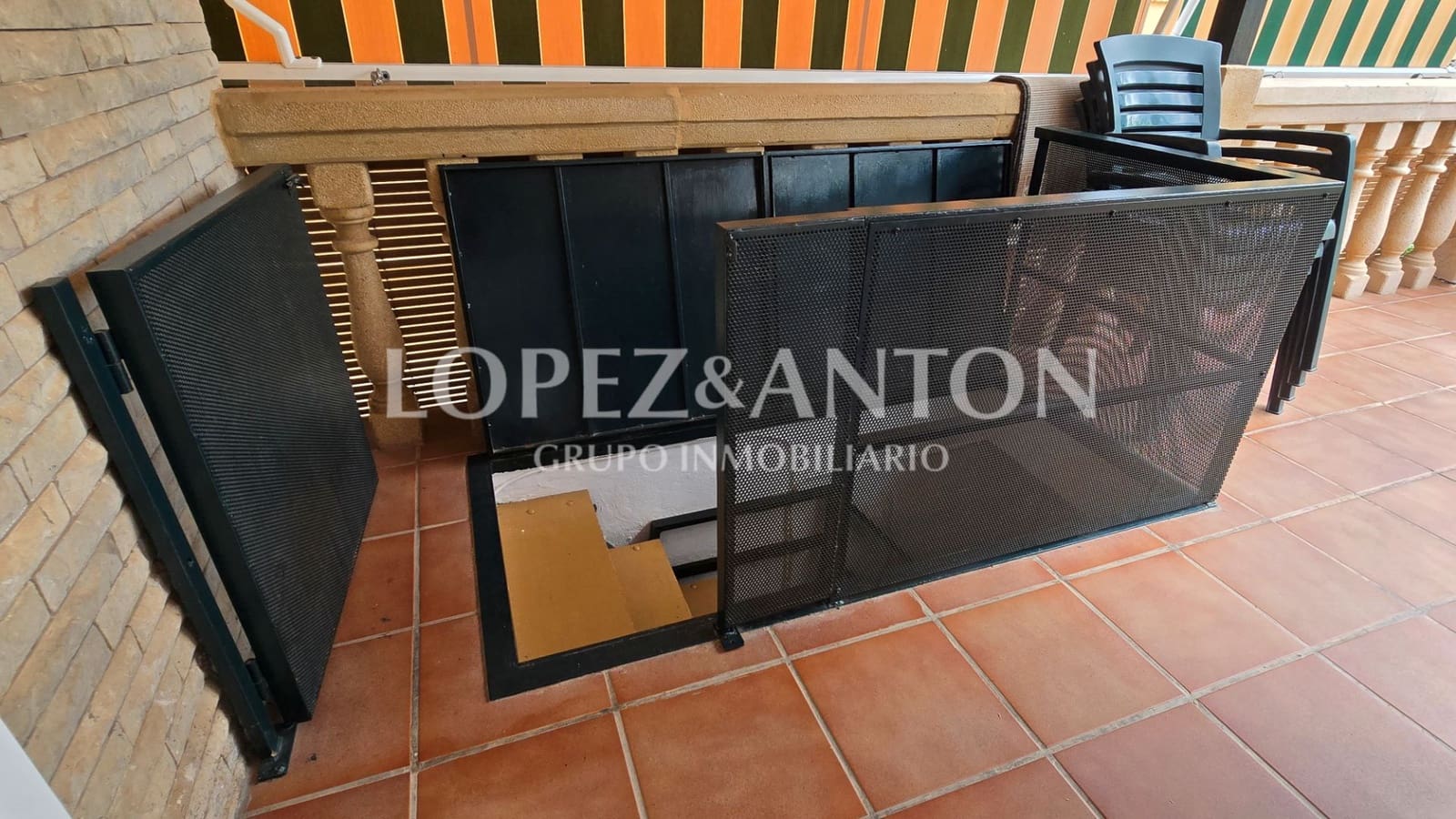 4 soveværelse Villa til salg i L'Eliana med swimmingpool garage - € 575.000 (Ref: 9151634)