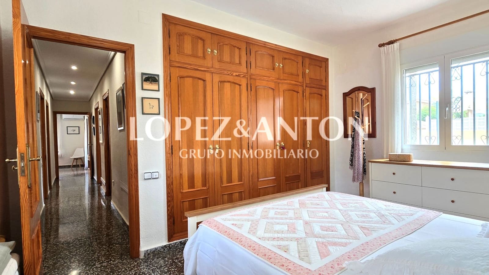 4 soveværelse Villa til salg i L'Eliana med swimmingpool garage - € 575.000 (Ref: 9151634)