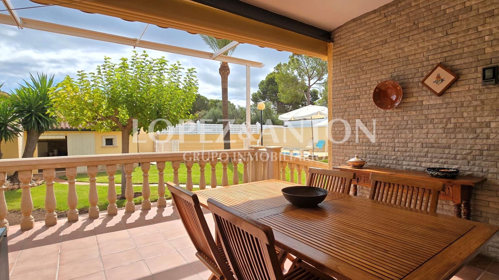 4 soveværelse Villa til salg i L'Eliana med swimmingpool garage - € 575.000 (Ref: 9151634)