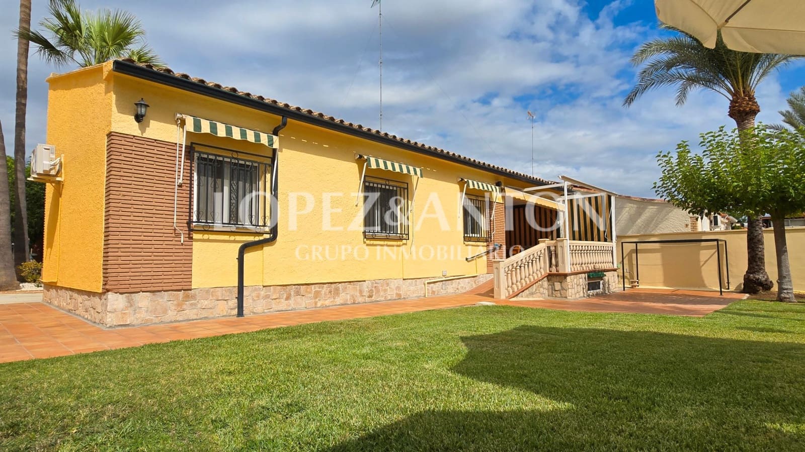 4 soveværelse Villa til salg i L'Eliana med swimmingpool garage - € 575.000 (Ref: 9151634)