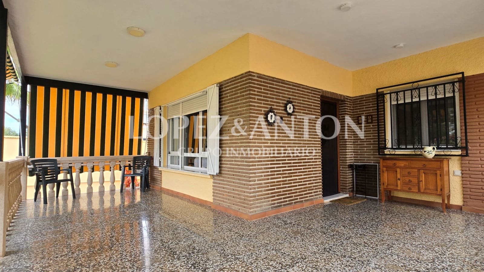 4 soveværelse Villa til salg i L'Eliana med swimmingpool garage - € 575.000 (Ref: 9151634)