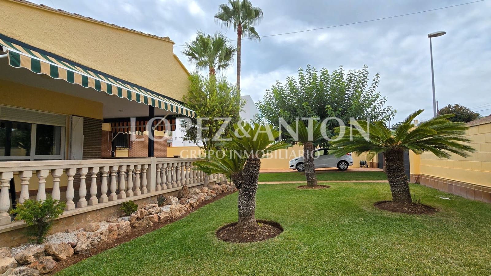 4 soveværelse Villa til salg i L'Eliana med swimmingpool garage - € 575.000 (Ref: 9151634)