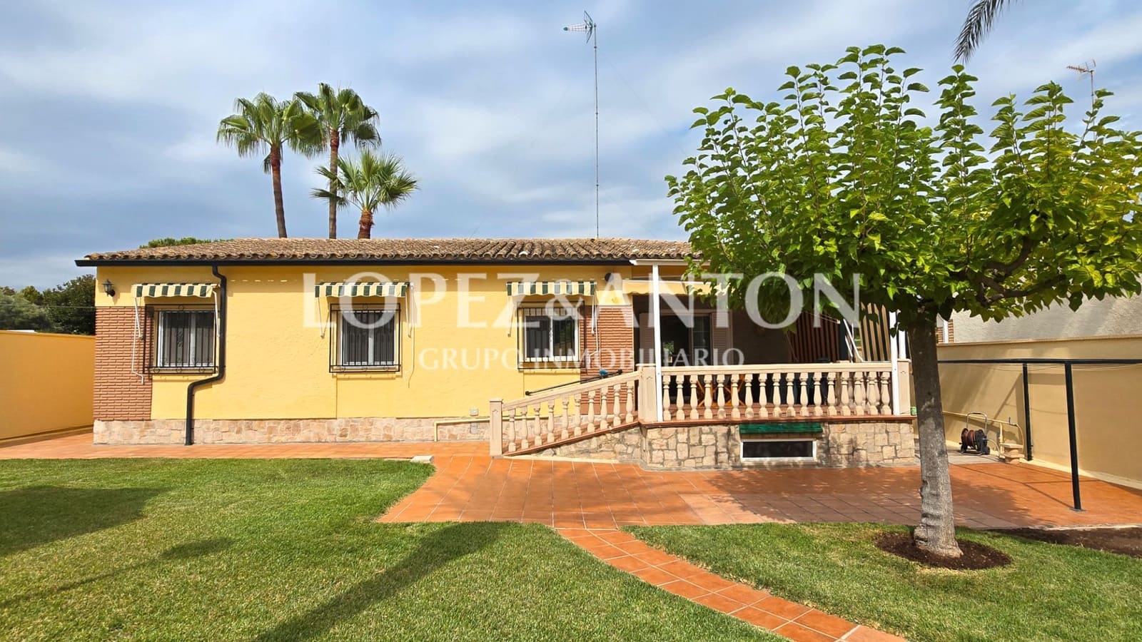 4 soveværelse Villa til salg i L'Eliana med swimmingpool garage - € 575.000 (Ref: 9151634)