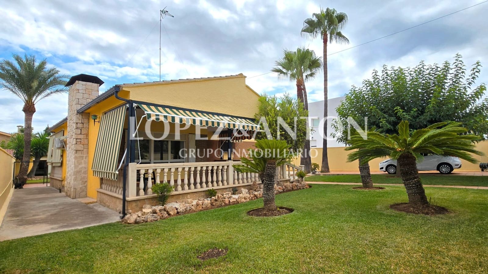 4 soveværelse Villa til salg i L'Eliana med swimmingpool garage - € 575.000 (Ref: 9151634)