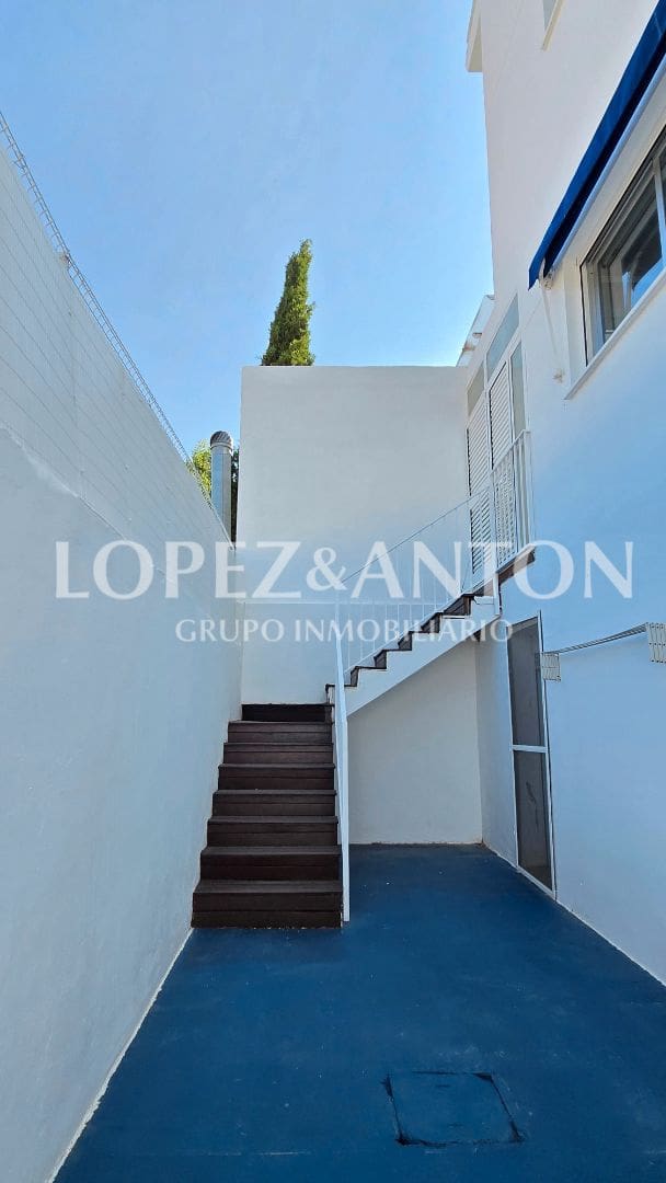 6 soveværelse Villa til salg i Paterna med swimmingpool garage - € 1.000.000 (Ref: 9164045)