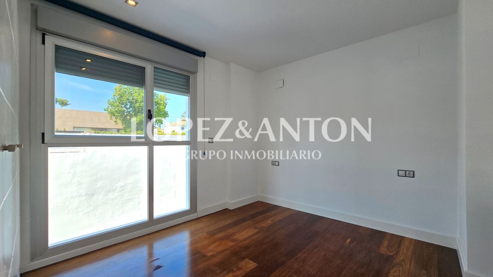 6 soveværelse Villa til salg i Paterna med swimmingpool garage - € 1.000.000 (Ref: 9164045)