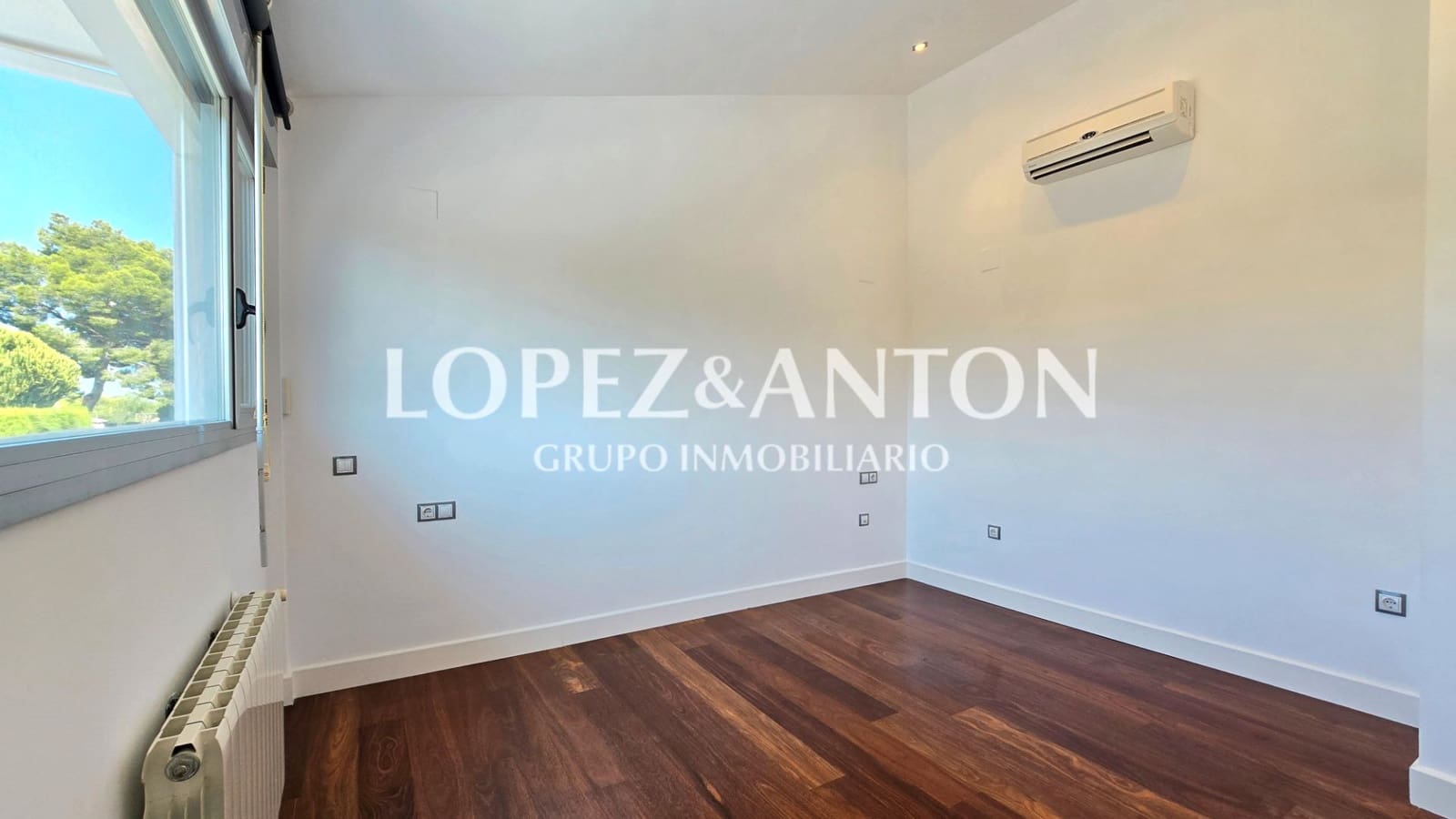 6 soveværelse Villa til salg i Paterna med swimmingpool garage - € 1.000.000 (Ref: 9164045)