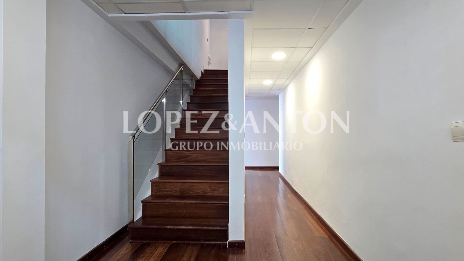 6 soveværelse Villa til salg i Paterna med swimmingpool garage - € 1.000.000 (Ref: 9164045)