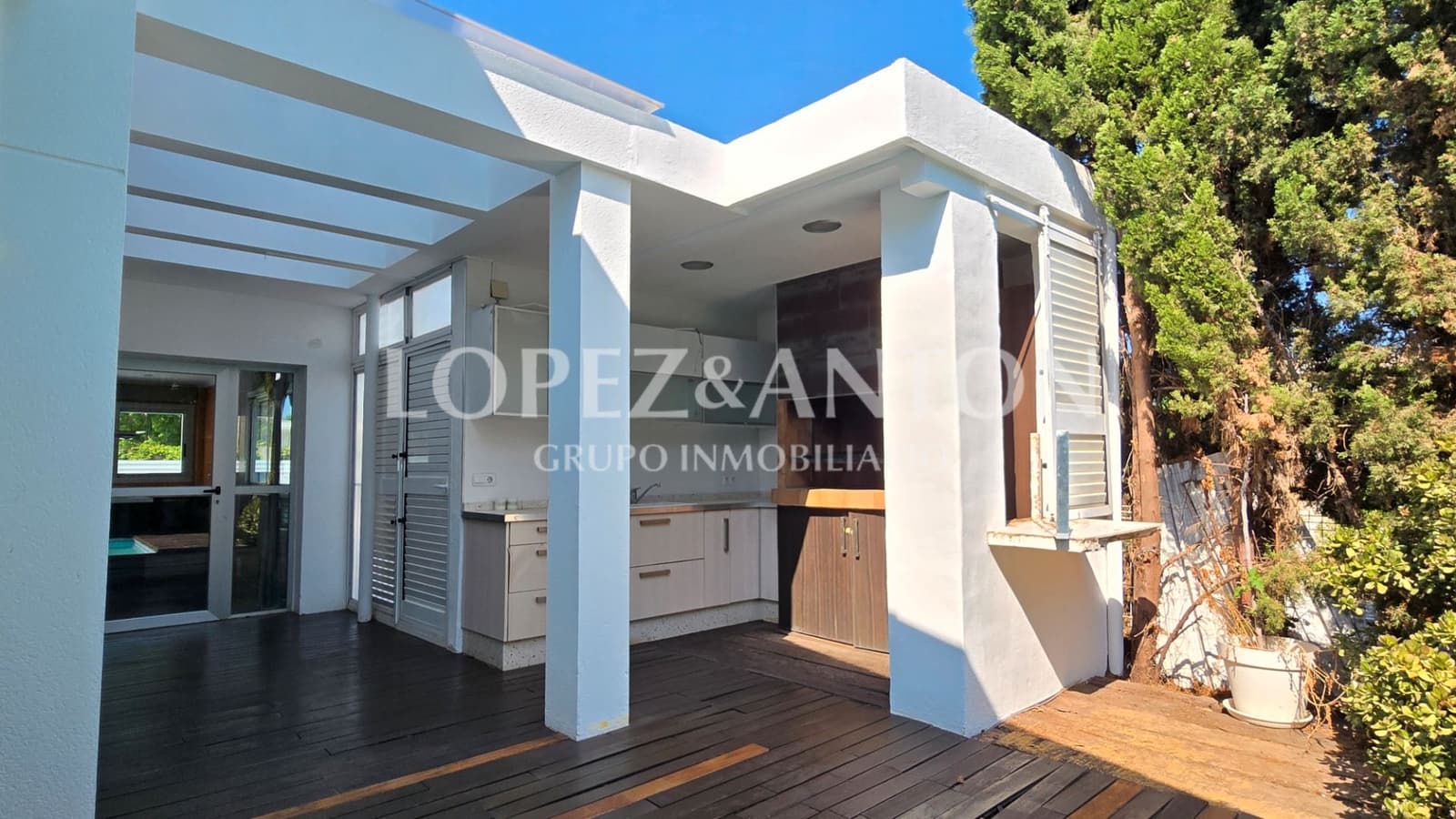 6 soveværelse Villa til salg i Paterna med swimmingpool garage - € 1.000.000 (Ref: 9164045)